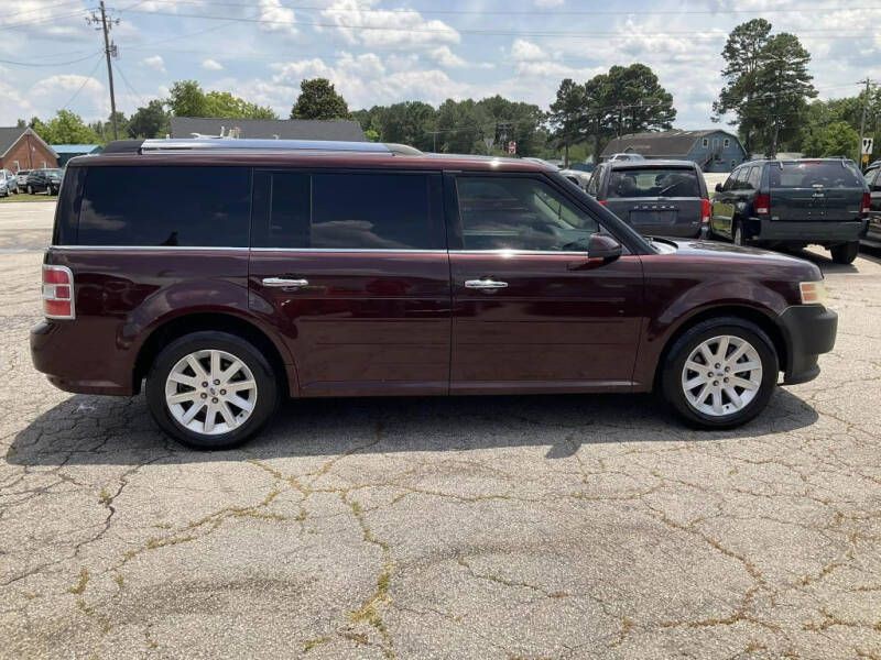 2010 Ford Flex Image 2