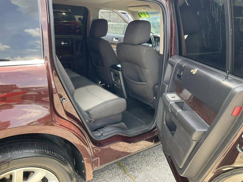 2010 Ford Flex Image 12