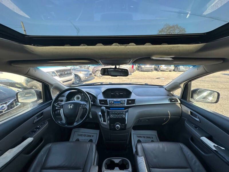 2011 Honda Odyssey Image 14