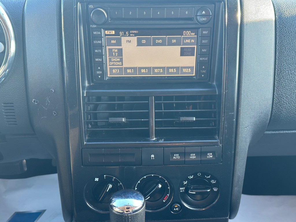 2010 Ford Explorer Image 17