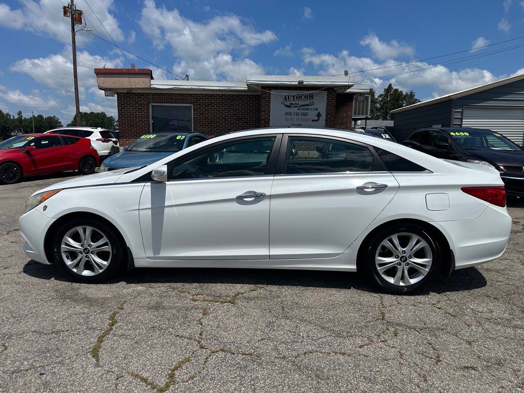 2013 Hyundai Sonata Image 2