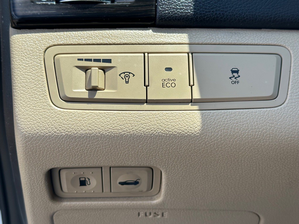 2013 Hyundai Sonata Image 24