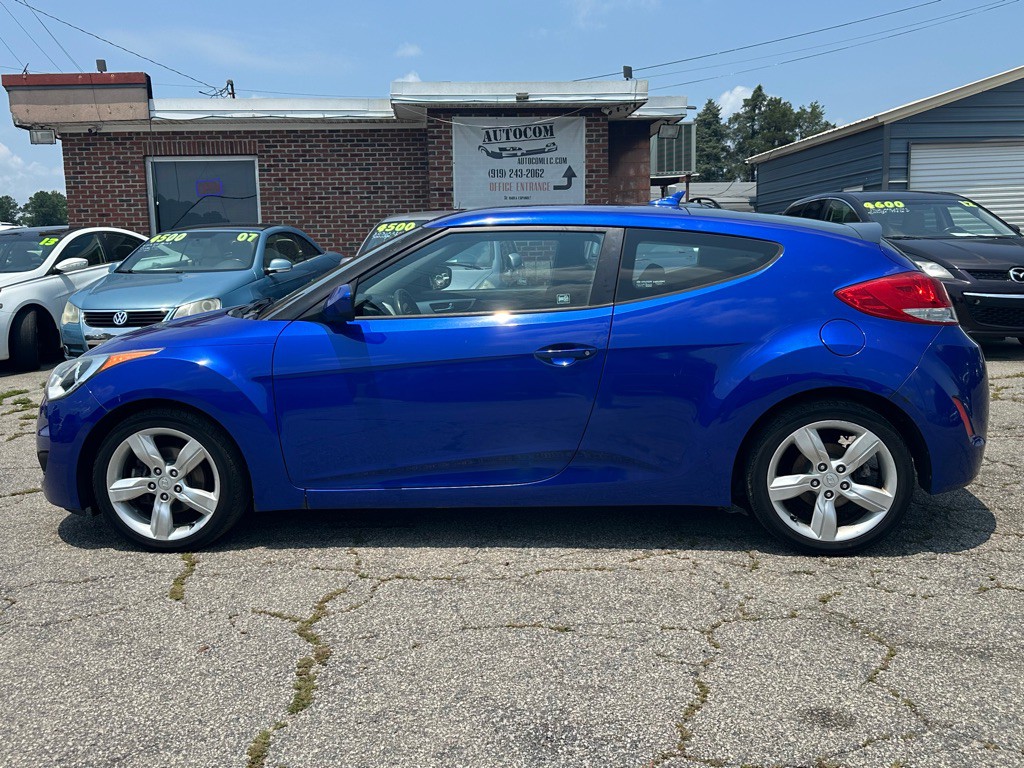 2014 Hyundai Veloster Image 2