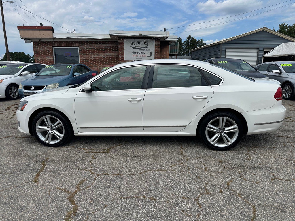 2012 Volkswagen Passat Image 2