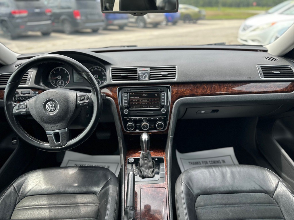 2012 Volkswagen Passat Image 14