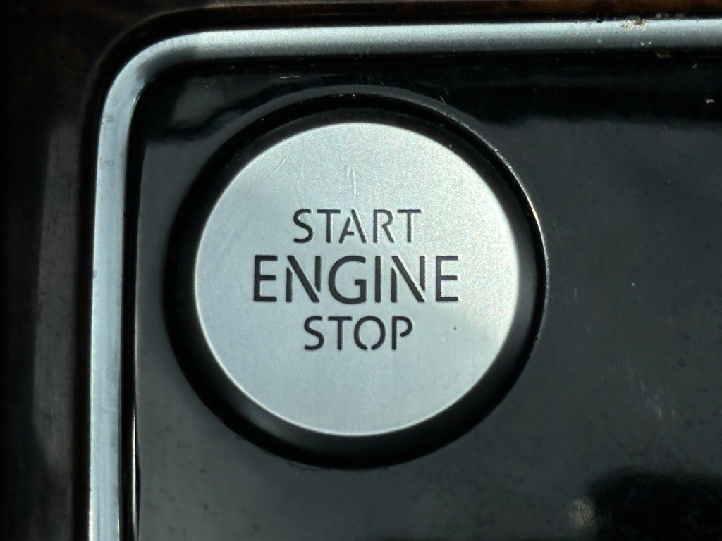 2012 Volkswagen Passat Image 18