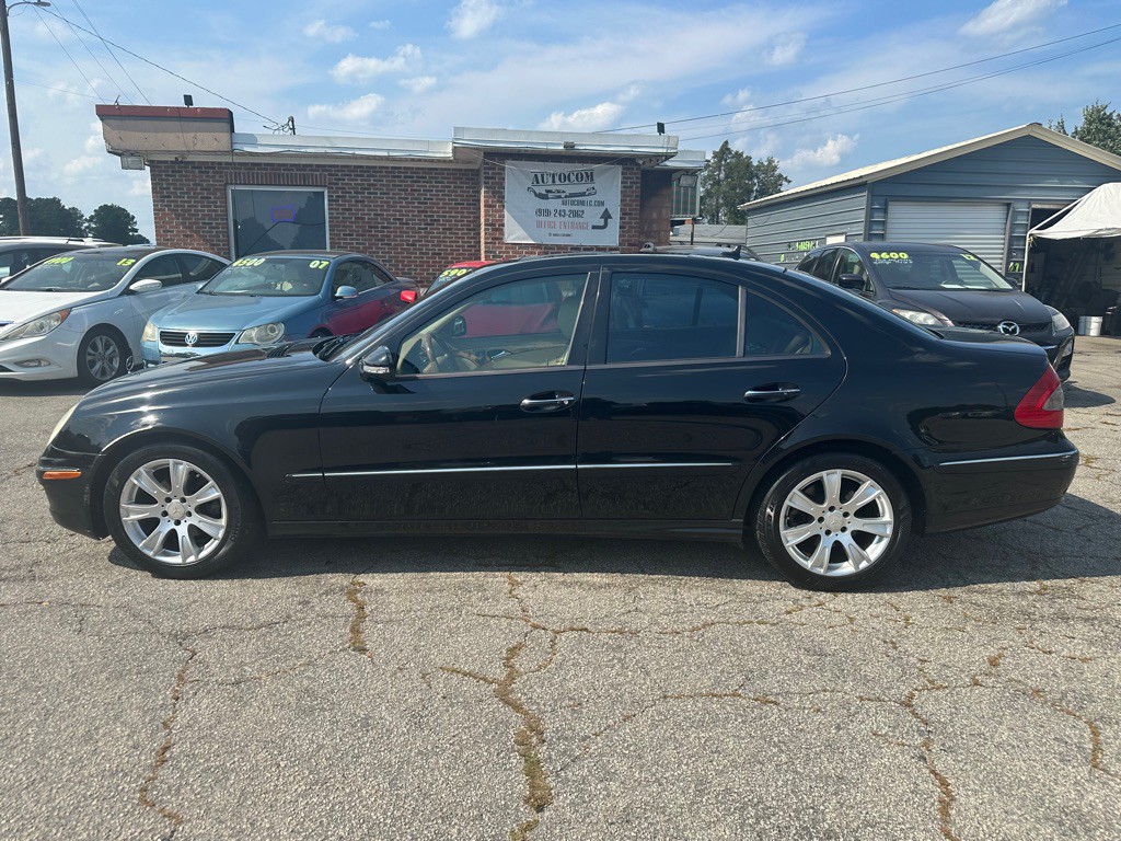 2009 Mercedes-Benz E-Class Image 2