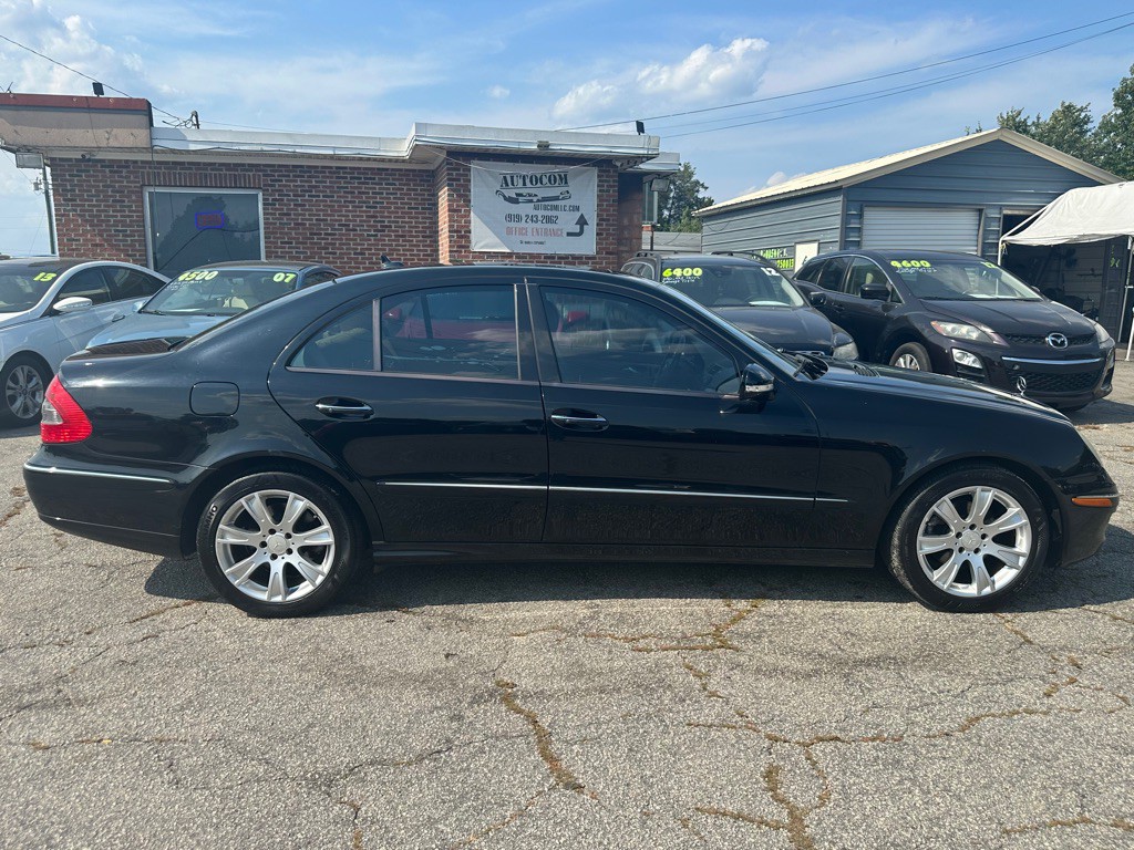2009 Mercedes-Benz E-Class Image 3