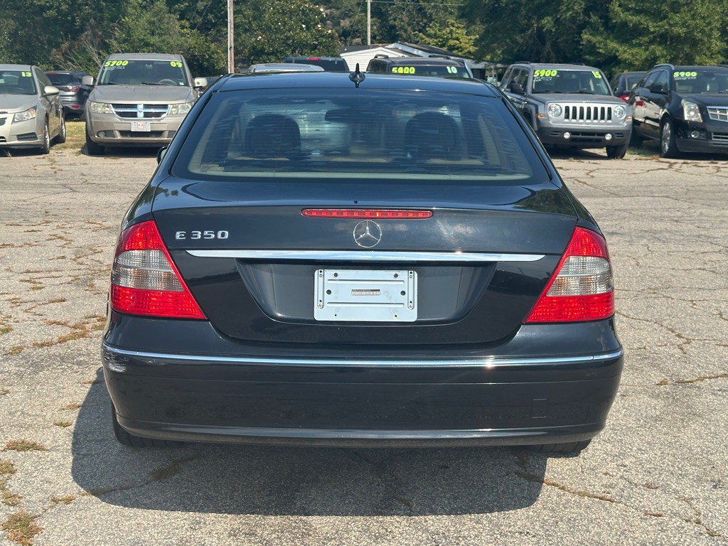 2009 Mercedes-Benz E-Class Image 8