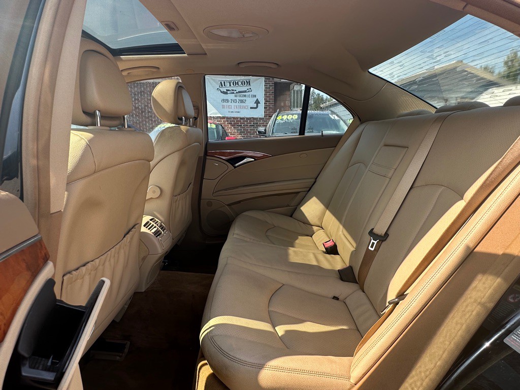 2009 Mercedes-Benz E-Class Image 11