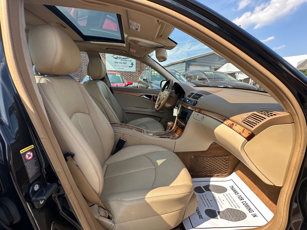 2009 Mercedes-Benz E-Class Image 12