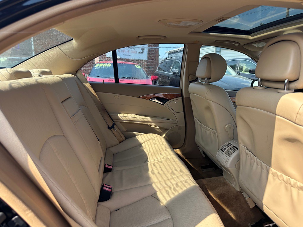 2009 Mercedes-Benz E-Class Image 13