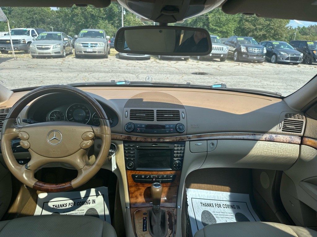 2009 Mercedes-Benz E-Class Image 15