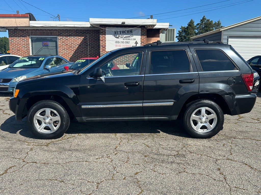 2005 Jeep Grand Cherokee Image 2