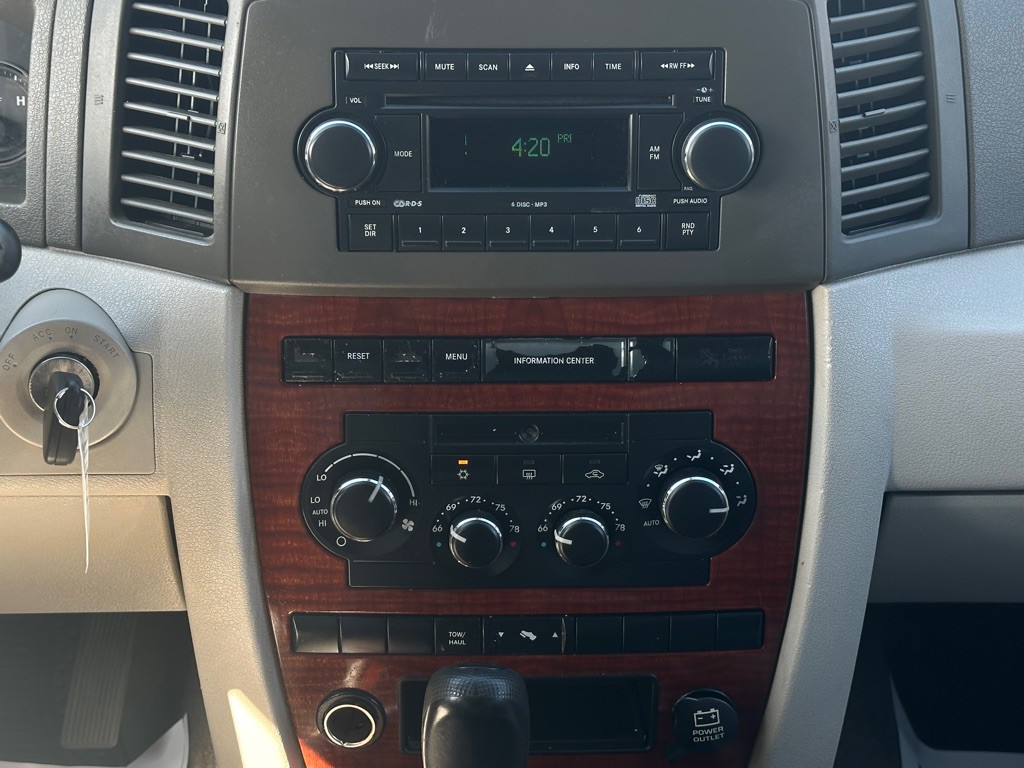 2005 Jeep Grand Cherokee Image 16