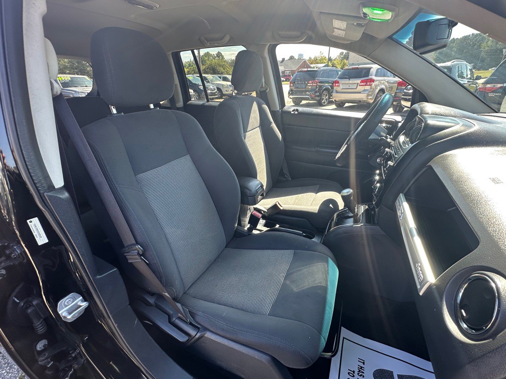 2016 Jeep Compass Image 12