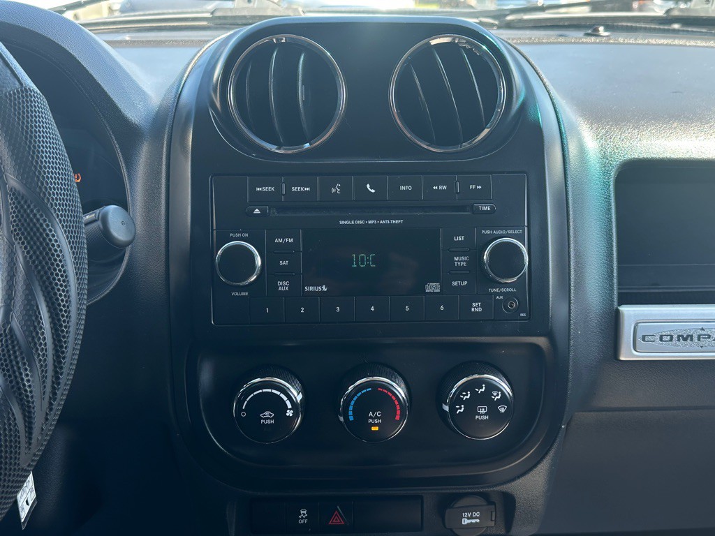 2016 Jeep Compass Image 16