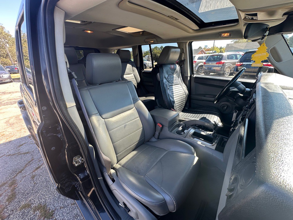 2007 Jeep Commander Image 13