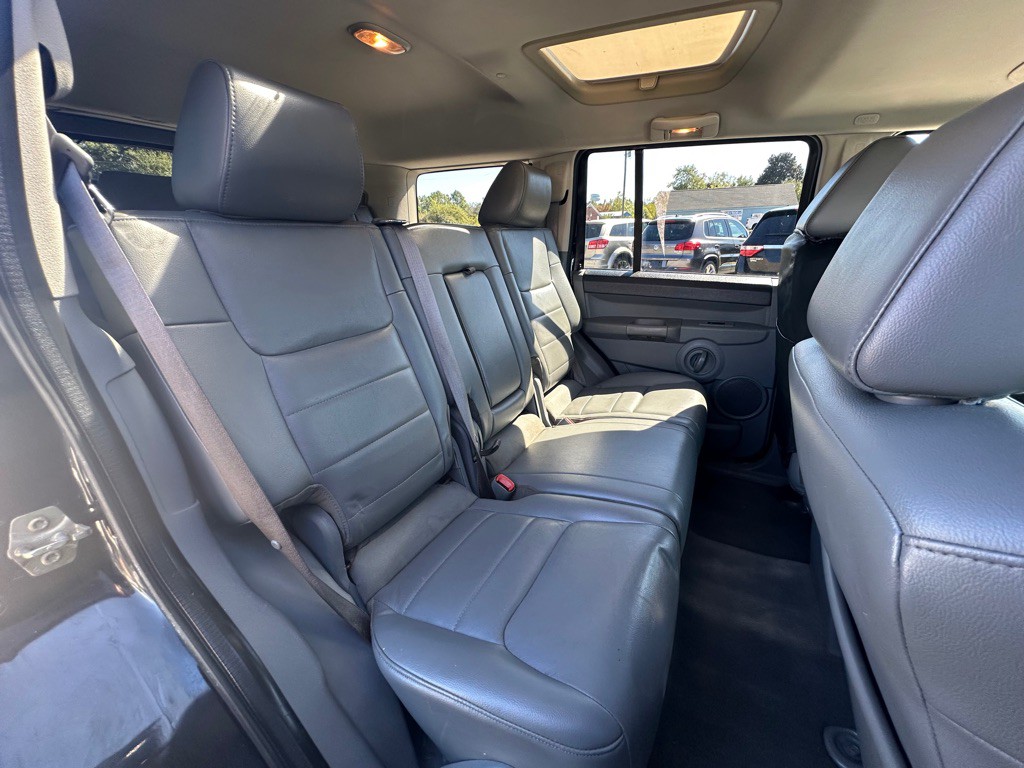 2007 Jeep Commander Image 14