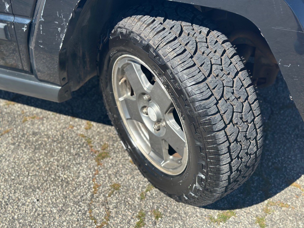 2007 Jeep Commander Image 21