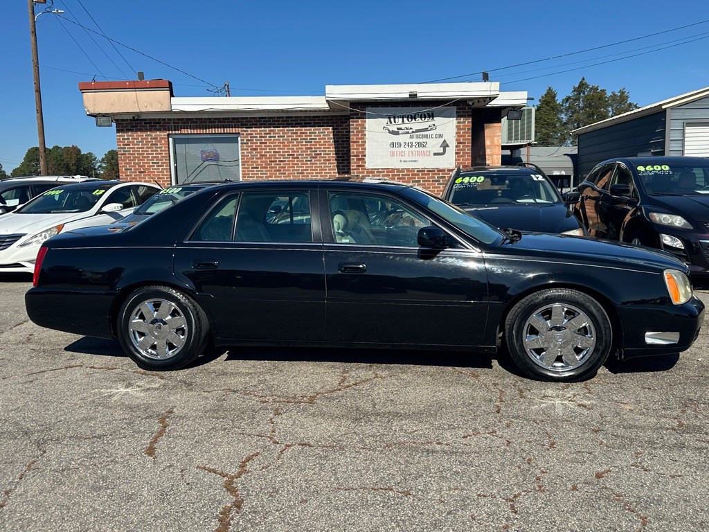 2004 Cadillac DeVille Image 3