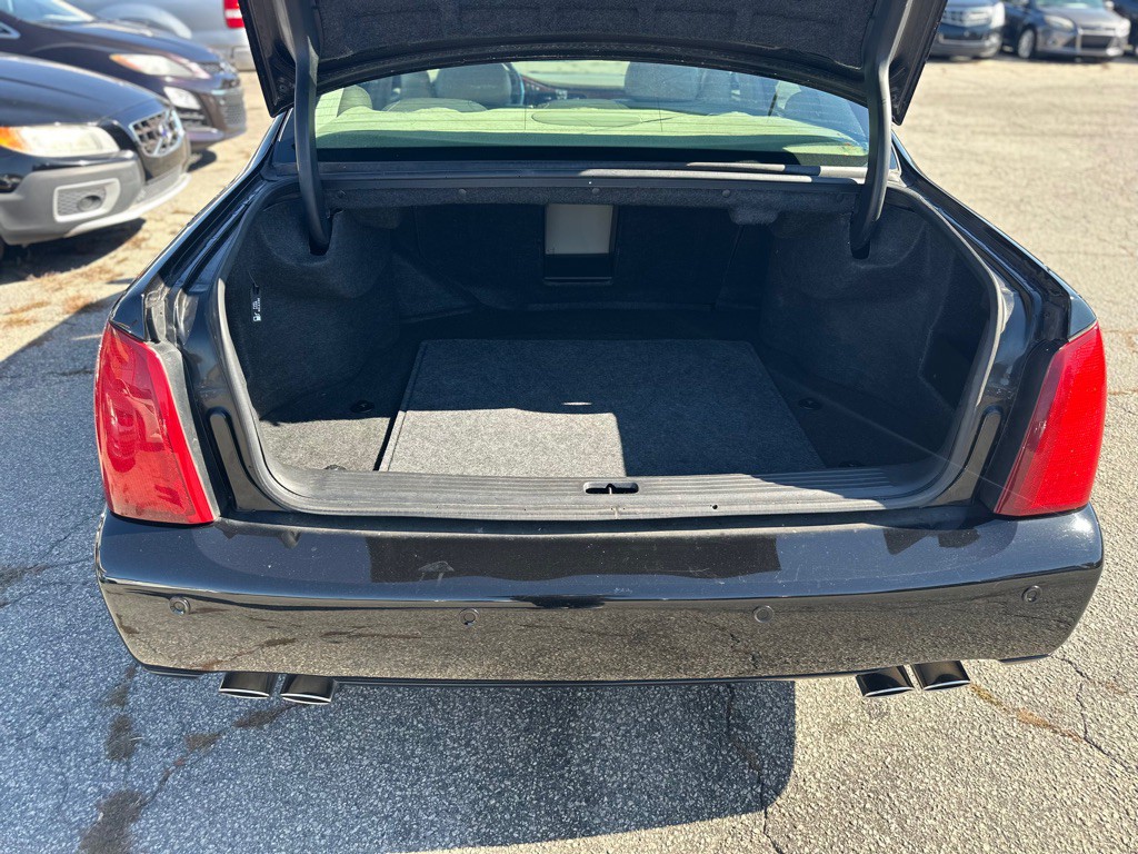 2004 Cadillac DeVille Image 21