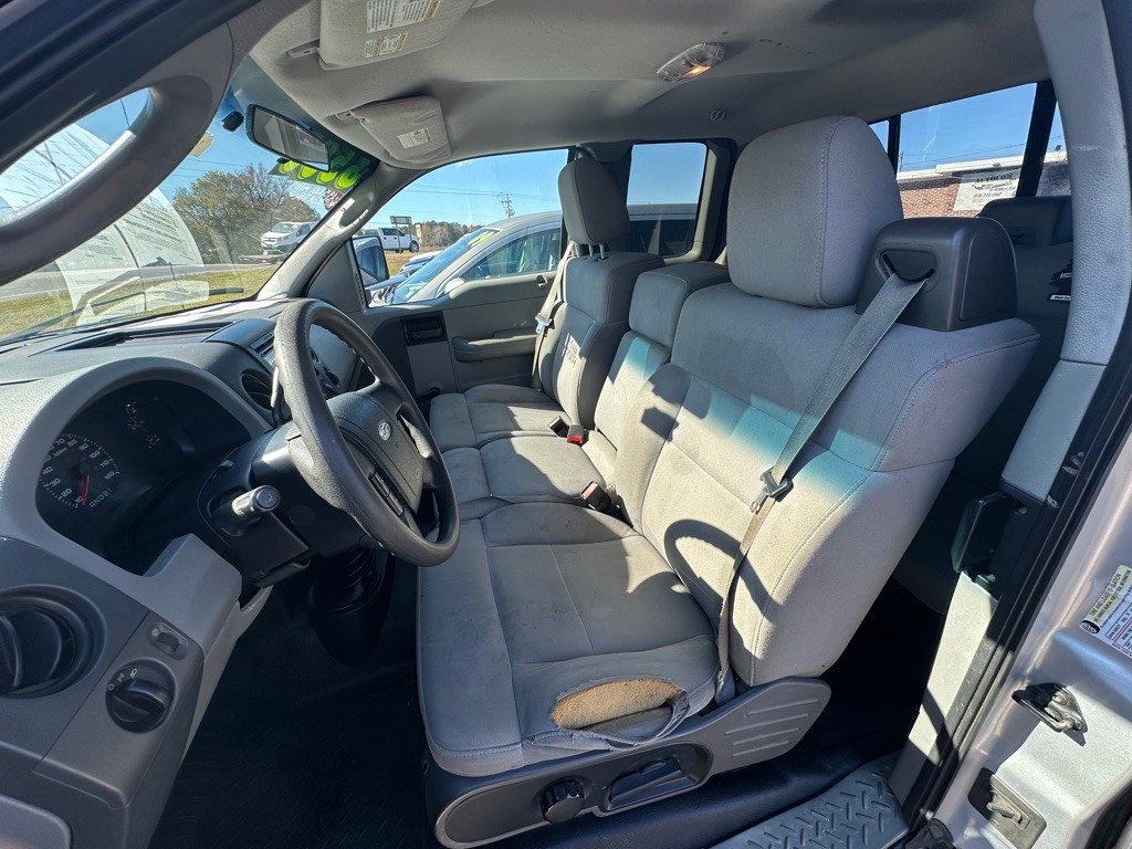 2005 Ford F-150 Image 11