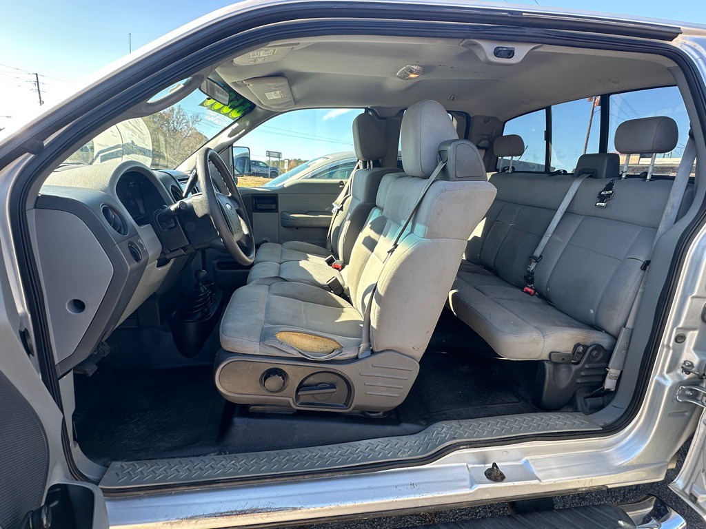 2005 Ford F-150 Image 12