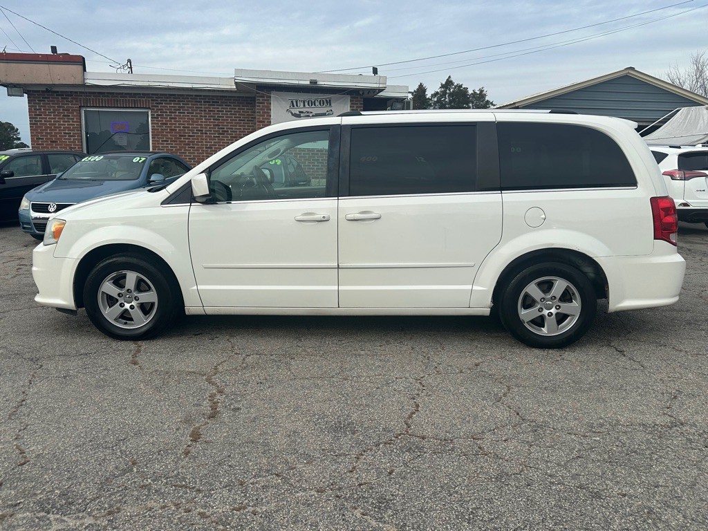 2011 Dodge Grand Caravan Image 2