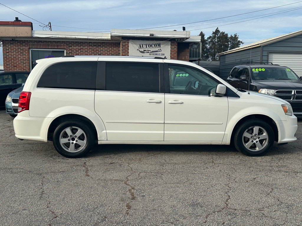 2011 Dodge Grand Caravan Image 3
