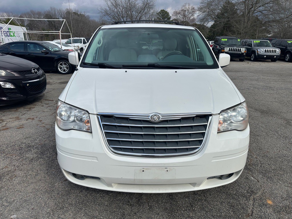 2008 Chrysler Town & Country Image 5