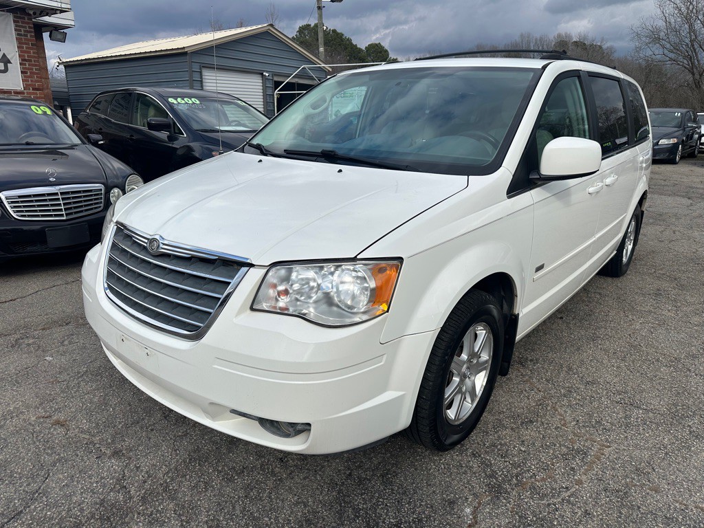 2008 Chrysler Town & Country Image 6