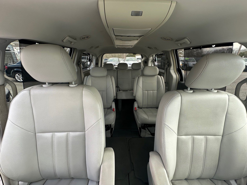 2008 Chrysler Town & Country Image 15