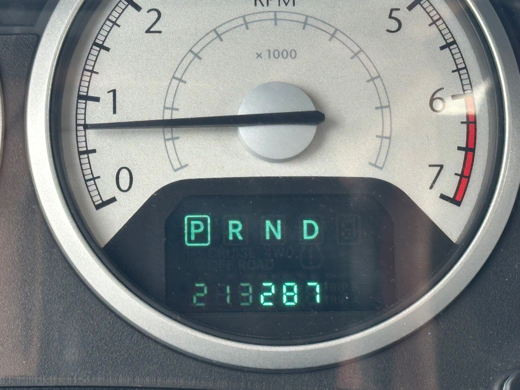 2008 Chrysler Town & Country Image 19