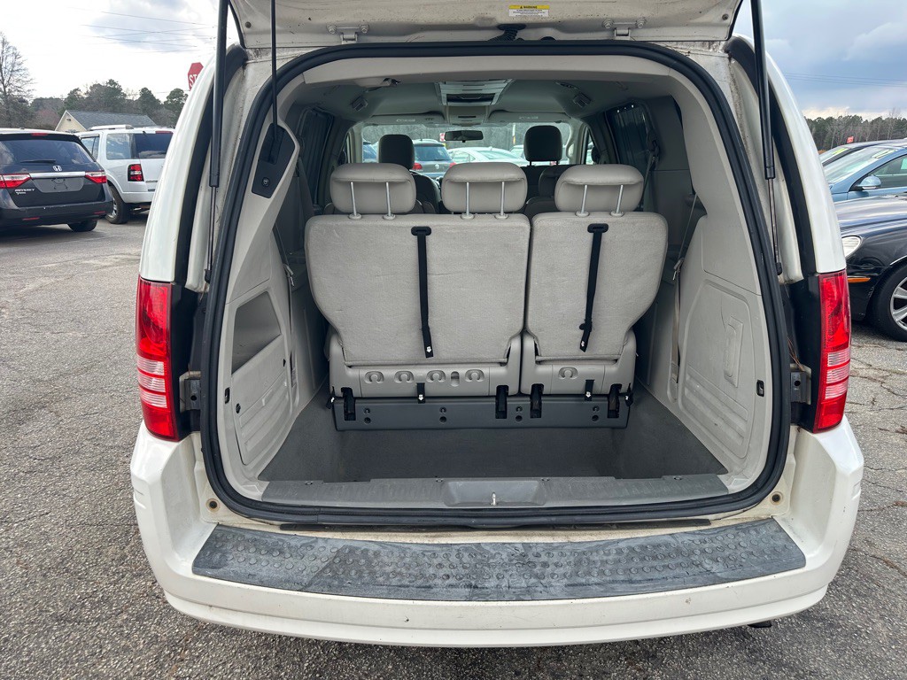 2008 Chrysler Town & Country Image 20