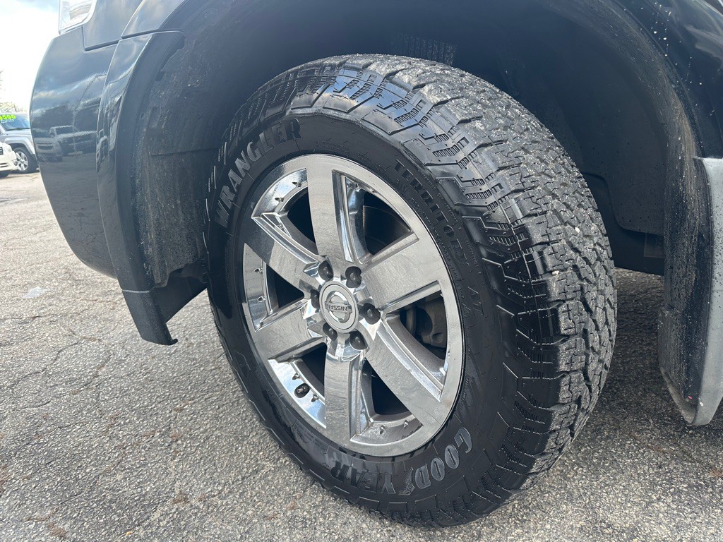 2010 Nissan Armada Image 23