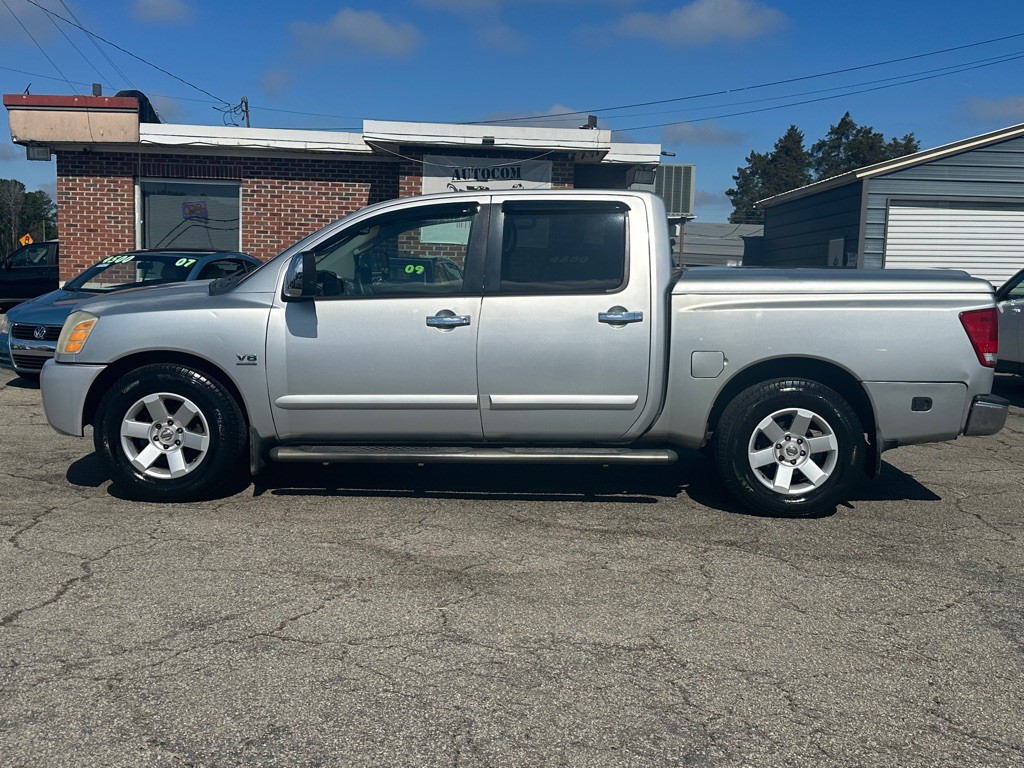 2004 Nissan Titan Image 2