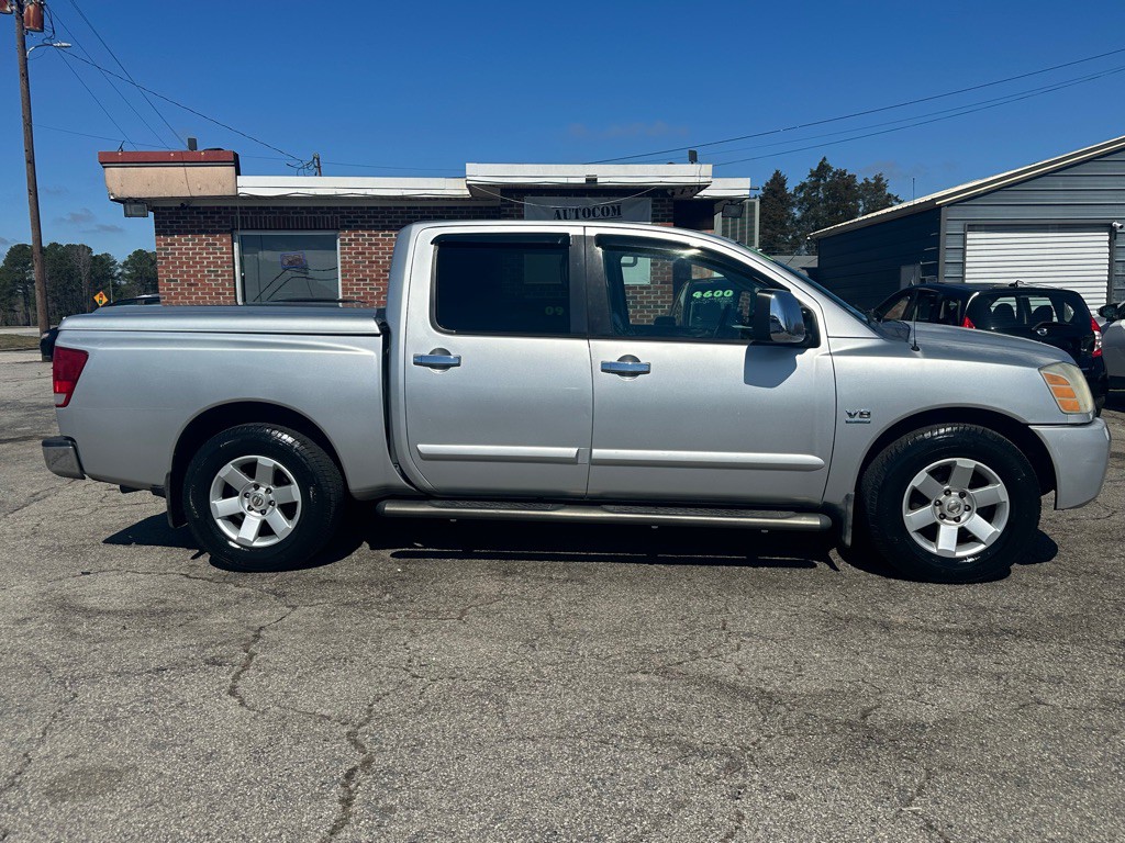 2004 Nissan Titan Image 3