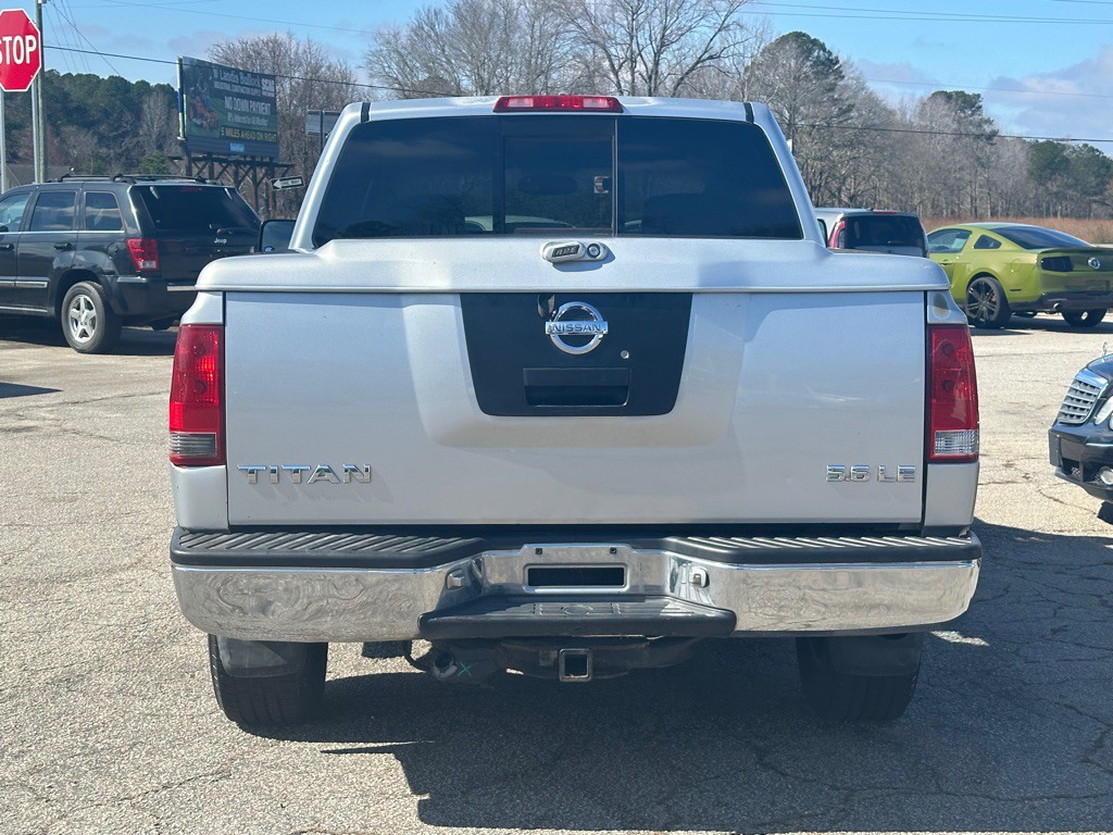 2004 Nissan Titan Image 8