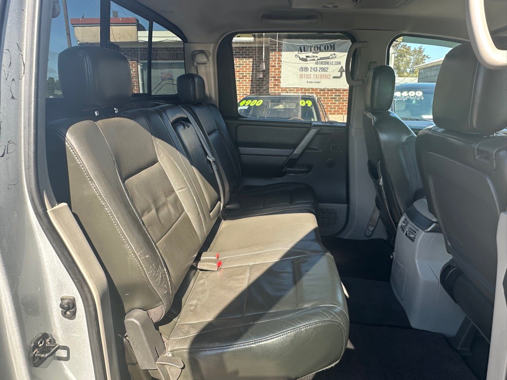 2004 Nissan Titan Image 14