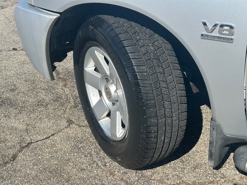 2004 Nissan Titan Image 18