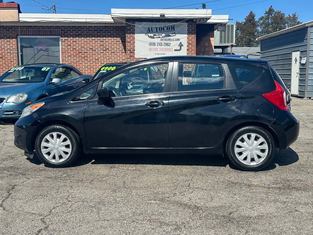 2015 Nissan Versa Image 2