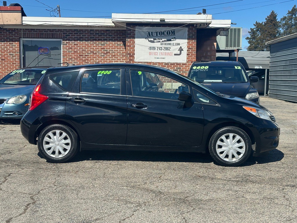 2015 Nissan Versa Image 3