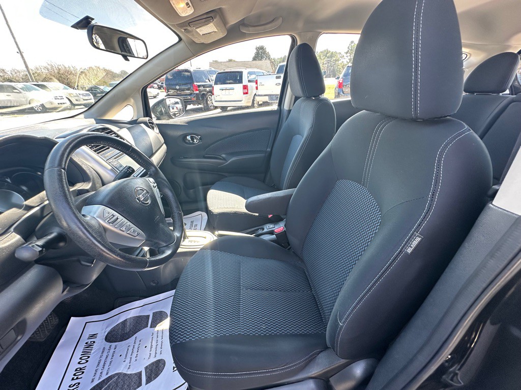 2015 Nissan Versa Image 10
