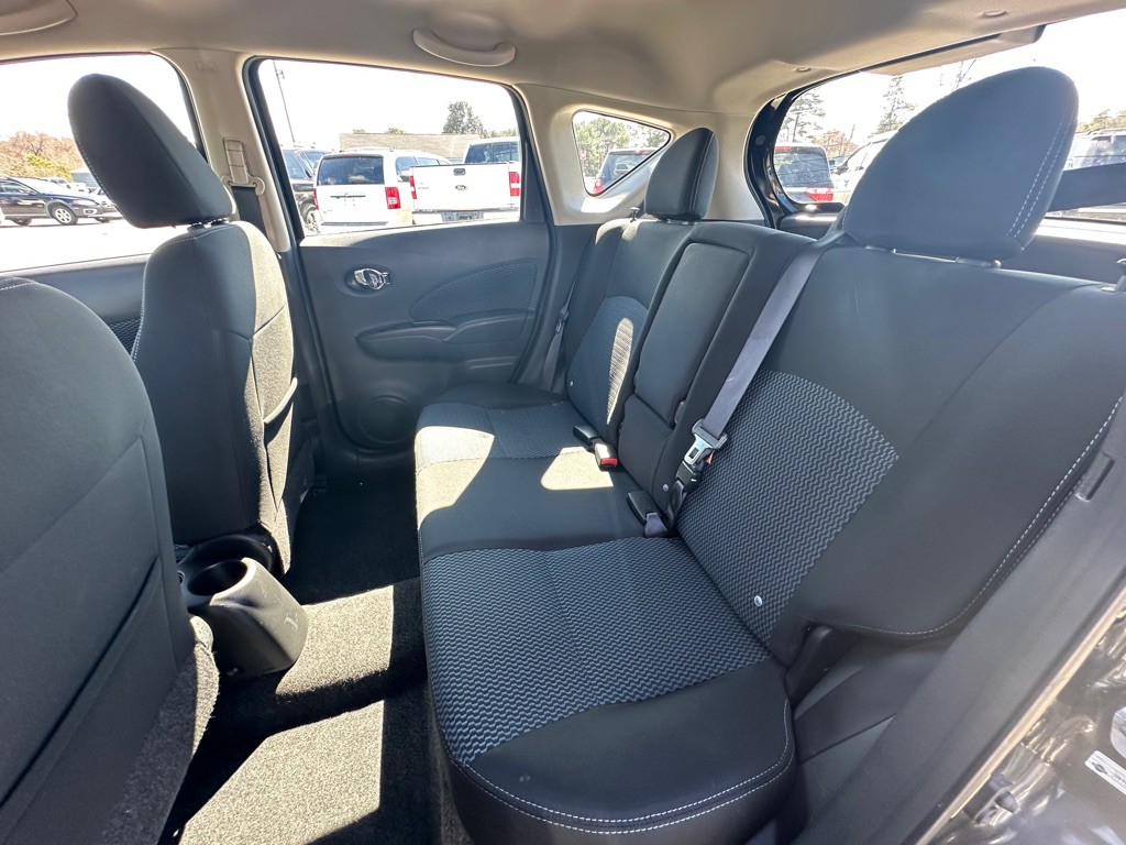 2015 Nissan Versa Image 11