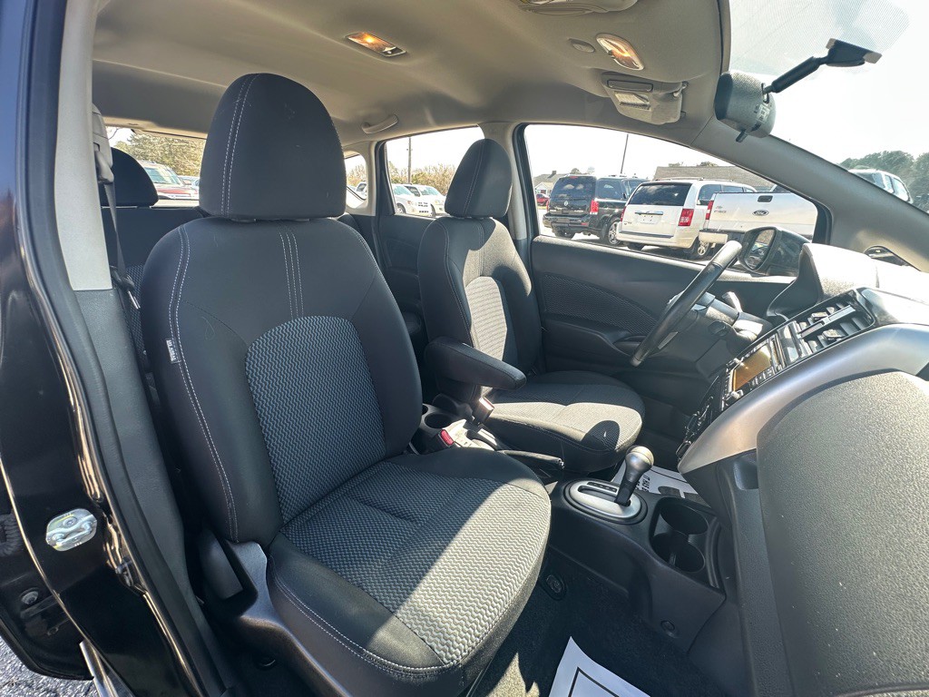 2015 Nissan Versa Image 12