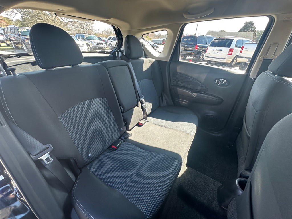 2015 Nissan Versa Image 13