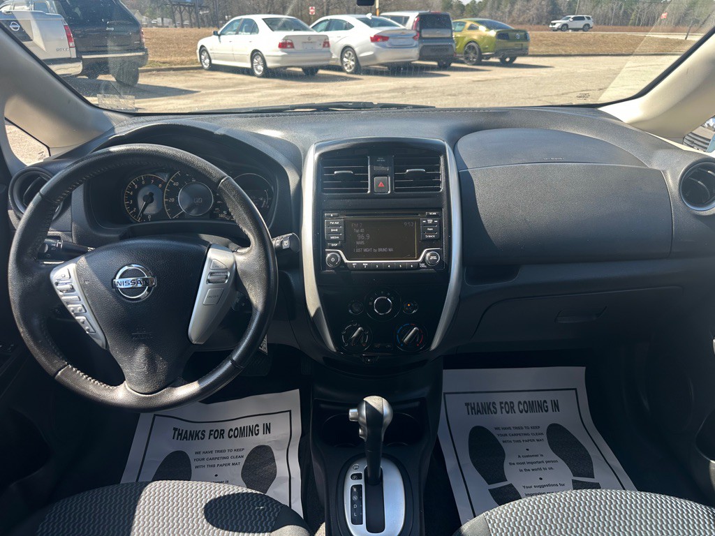 2015 Nissan Versa Image 14