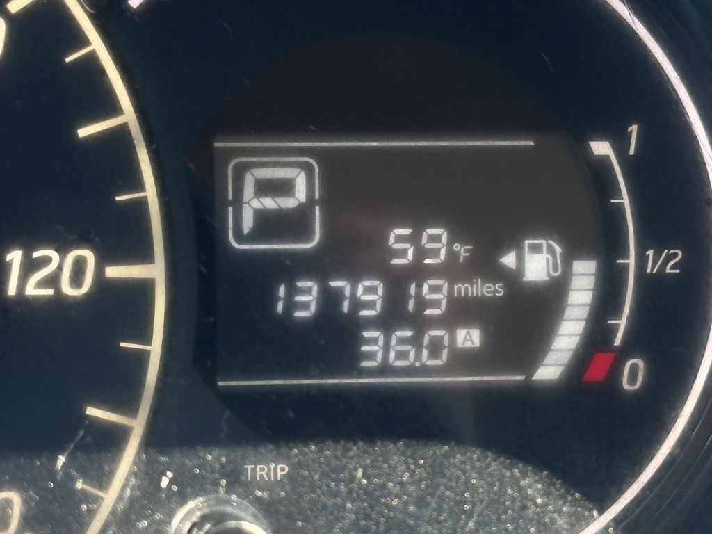 2015 Nissan Versa Image 17