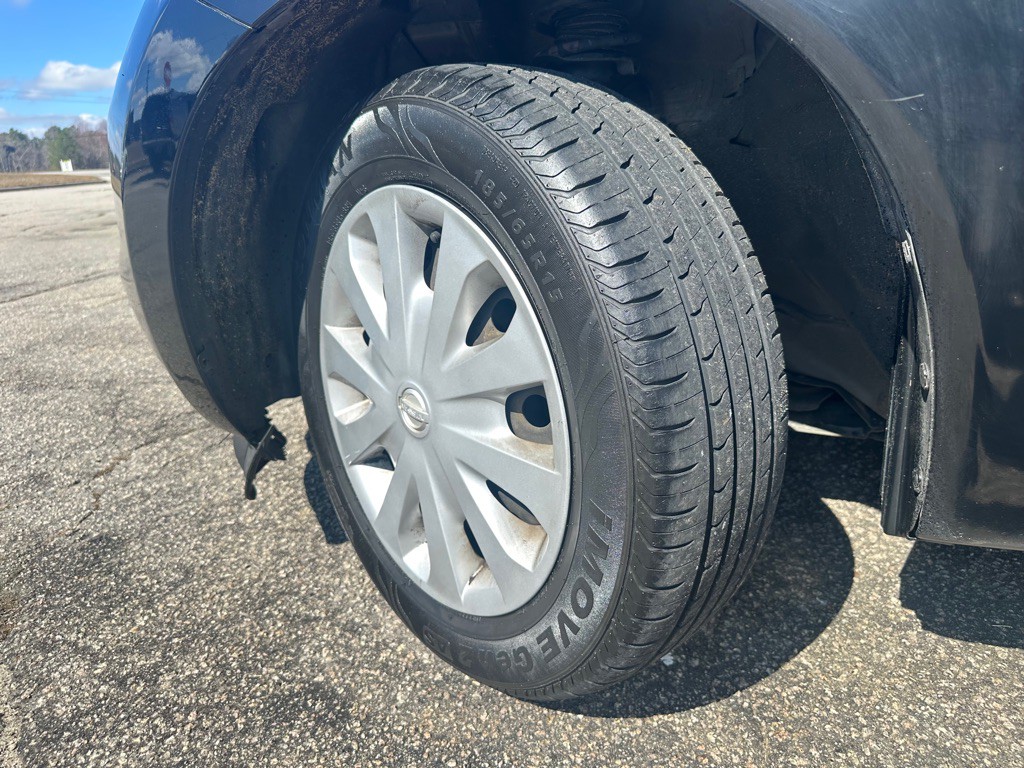 2015 Nissan Versa Image 19